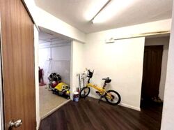 Hougang Avenue 1 (D19), Shop House #498297771